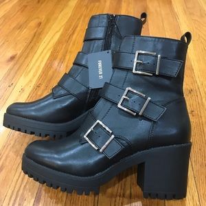 NWT Forever 21 Black Chunky Boots With Buckles
